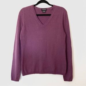 SUTTON STUDIO Women’s 100% Cashmere Sweater Size L Large Eggplant Purple V Neck
